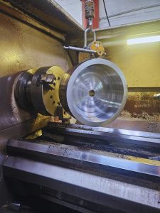 Bauteil in Maschine - bearbeitet