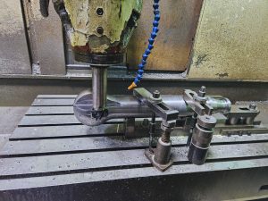 Bauteil in Prozess schneidet - bearbeitet