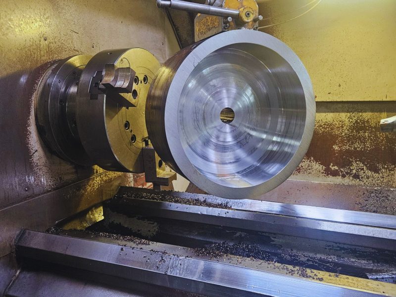 Bauteil in Maschine - bearbeitet